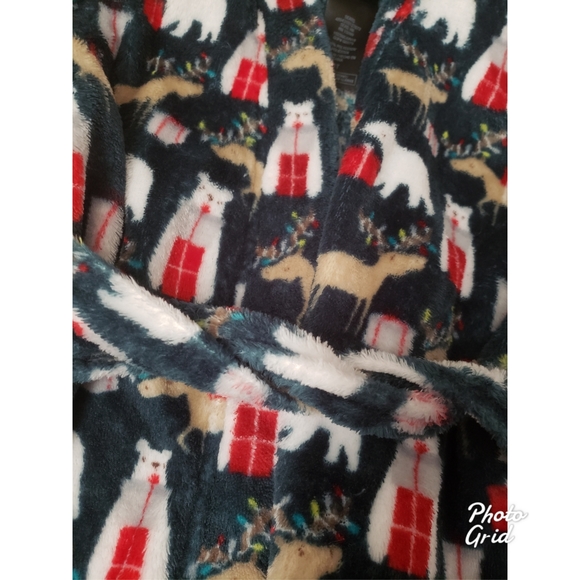 Robe - Picture 2 of 2